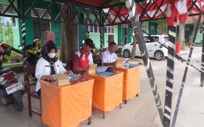 Principal of MTs. Negeri 1 Boalemo Accompanies GSU Lecturer in Evaluating Teaching Practice Exam