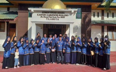 ASN MTs. Negeri 1 Boalemo Ikuti Upacara HUT Korpri ke-53 di Kantor Kemenag Kabupaten Boalemo